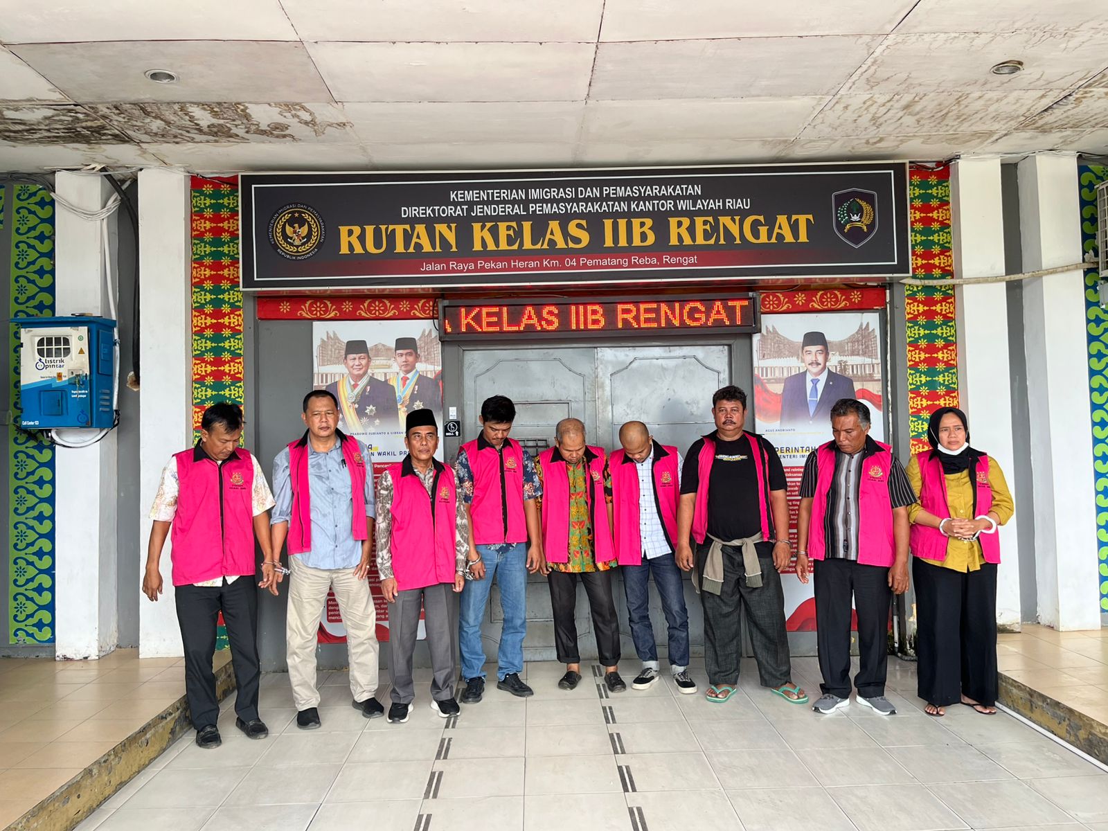 Kejari Inhu Tahan 9 Tersangka Dugaan Korupsi di BPR Indra Arta, Kerugian Capai Rp15 Miliar