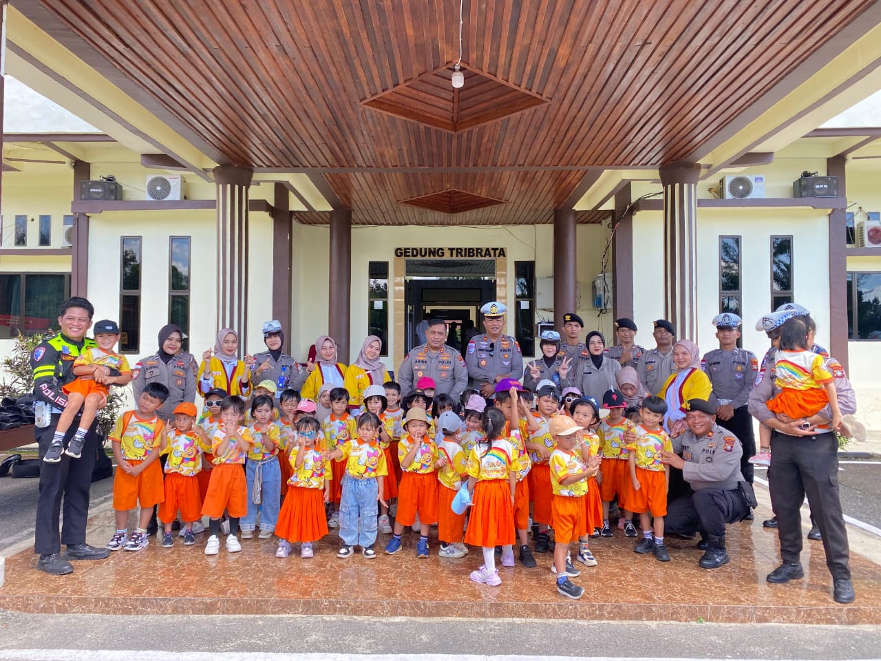 Polres Berhati Emas Berikan Edukasi Lalu Lintas kepada Anak-anak di Natuna