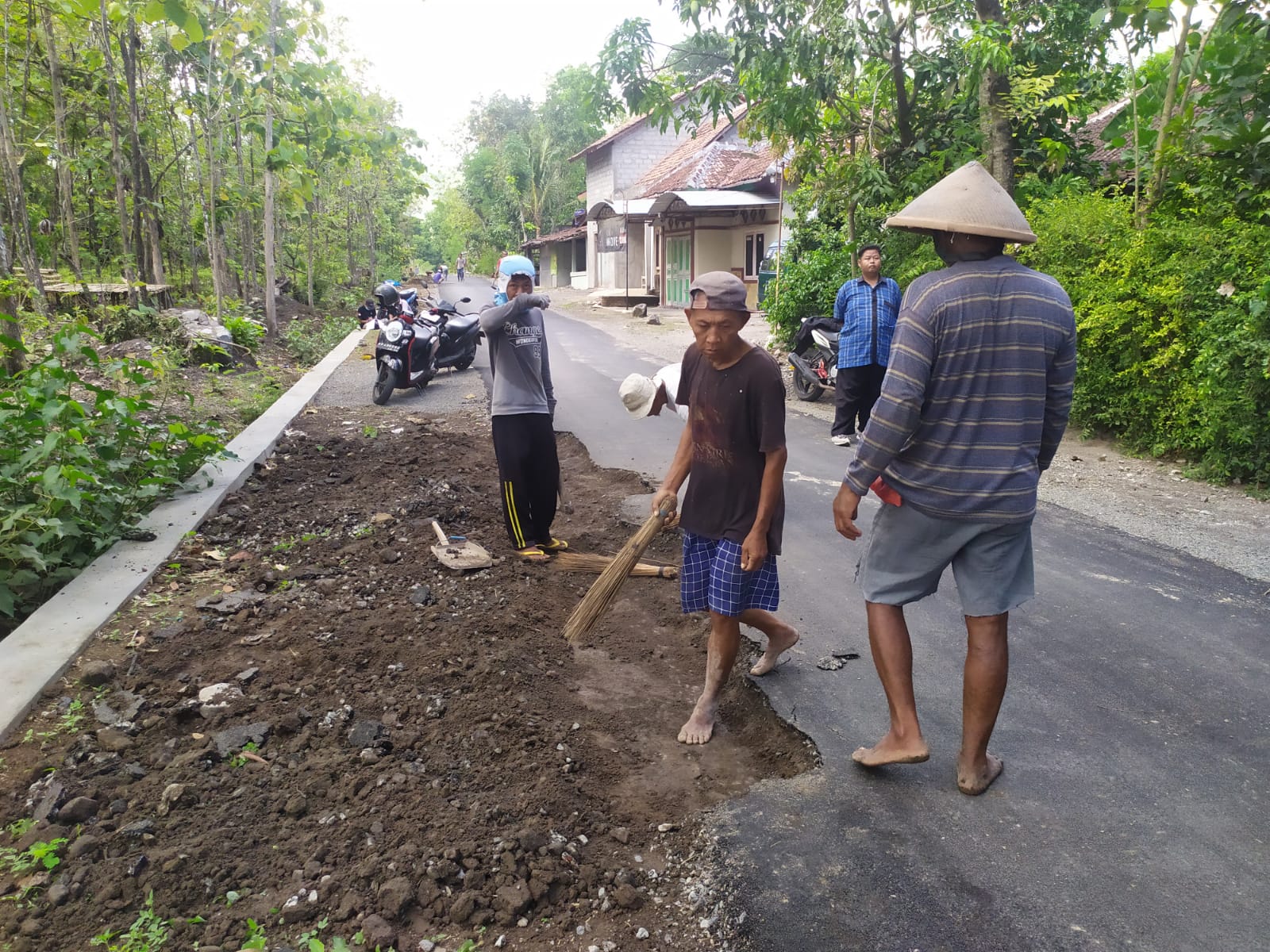 Viral di Media Sosial: Jalan Rusak Setelah Satu Minggu Diperbaiki