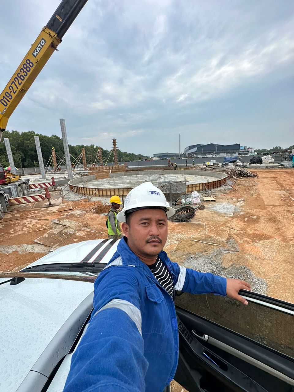 Kontraktor Muda Asal Parit Kebumen, Dotri Syahdan, Gelar Fogging Bersama Puskesmas Teluk Lecah