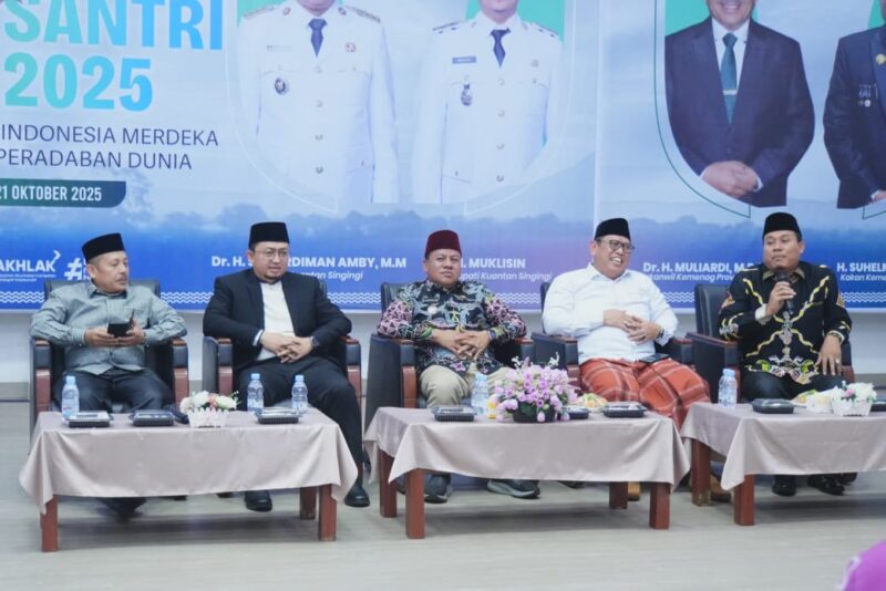 Bupati Suhardiman  Membuka seminar Kepesantrenan