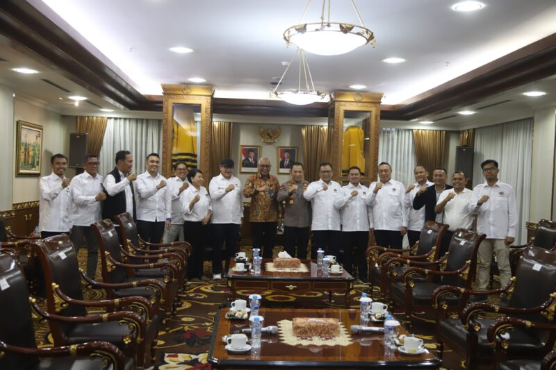 Kepala Kepolisian Negara Republik Indonesia (Kapolri) Jenderal Polisi Listyo Sigit Prabowo, menerima audiensi dari Pengurus Persatuan Wartawan Indonesia (PWI) Pusat di Mabes Polri, Jalan Trunojoyo, Jakarta, Senin (27/10).