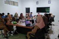 Diskominfo Natuna sedang melaksanakan kegiatan kerja Klinik Statistik. Foto: Ist/diskominfo natuna
