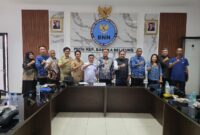 BNNP Kepulauan Bangka Belitung, PWI Babel, dan APDESI Babel menggelar rapat koordinasi membahas sinergi perang melawan narkoba untuk kemanusiaan di Kantor BNNP Babel, Air Itam, Pangkalpinang, Selasa (28/10/2025). (Foto: PWI Babel)