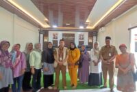 Foto peserta penerima bantuan modal bersama Pemerintah Dinas Sosial Kota Tangerang