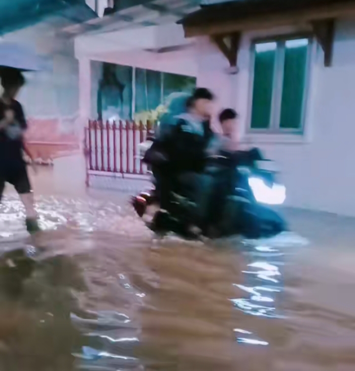 Hingga Jumat Malam, Ratusan Rumah di Tangsel Terendam Banjir