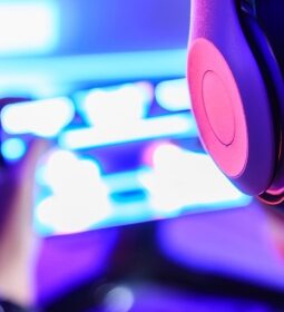 Tren Gaming di Indonesia 2025: Perbedaan Gaya Bermain Pria dan Wanita