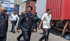 Purbaya Tegaskan: yang Dihabisi Mafia Impor Pakaian Bekas, Bukan Pedagang Pasar