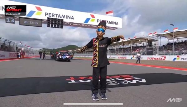 Rayyan Arkan Dhika Bikin Heboh! Joget Aura Farming Pacu Jalur di MotoGP Mandalika 2025