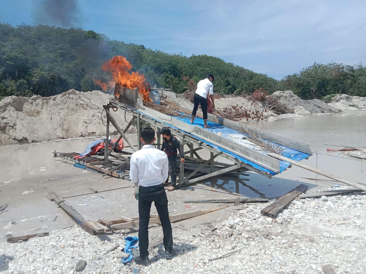 Polres Kuansing Cek Dugaan Aktivitas Pertambangan Tanpa Izin (PETI) di Perkebunan Karet Pemda Desa Jake