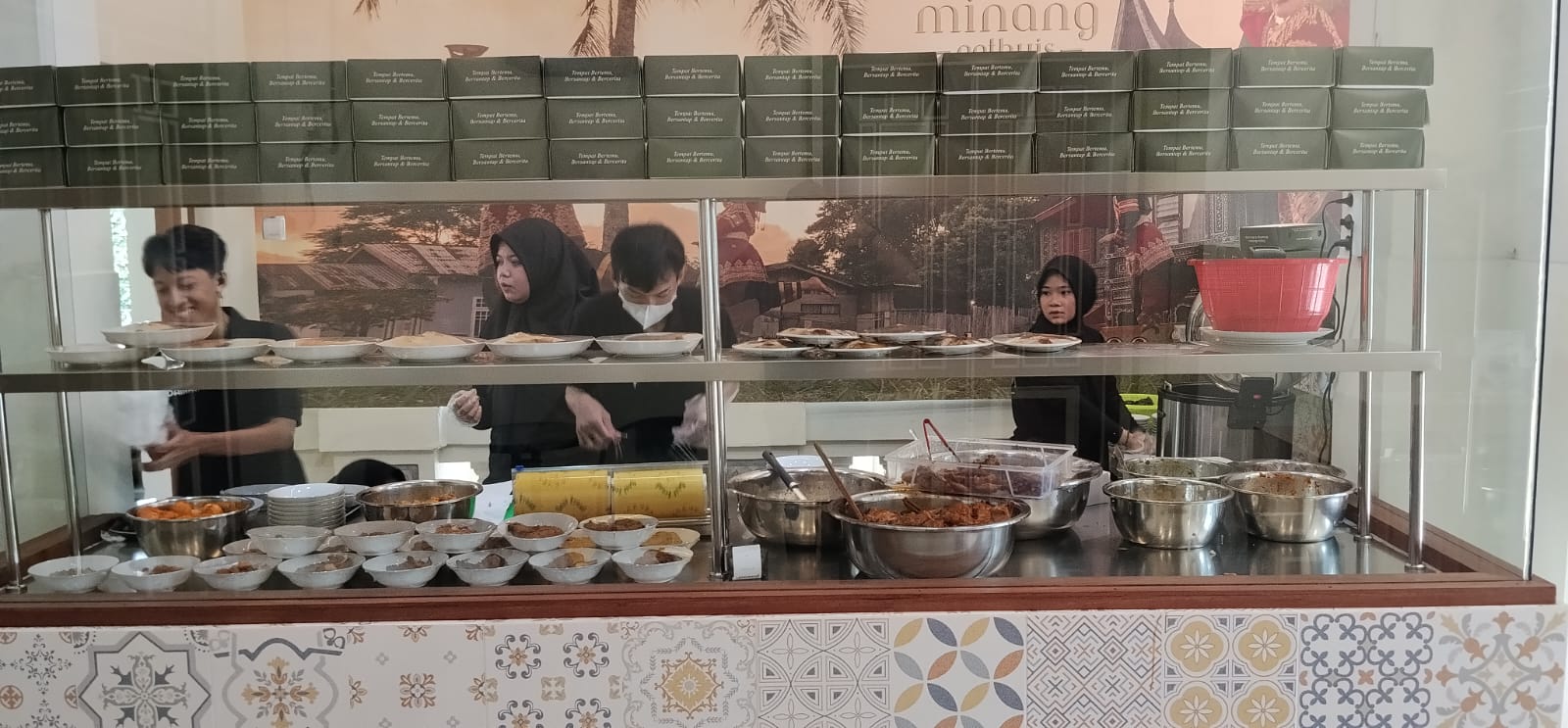 Resep dan Rasa Otentik Keluarga Minang Jadi Andalan RM Minang Eethuis Hadir di Jakarta Timur