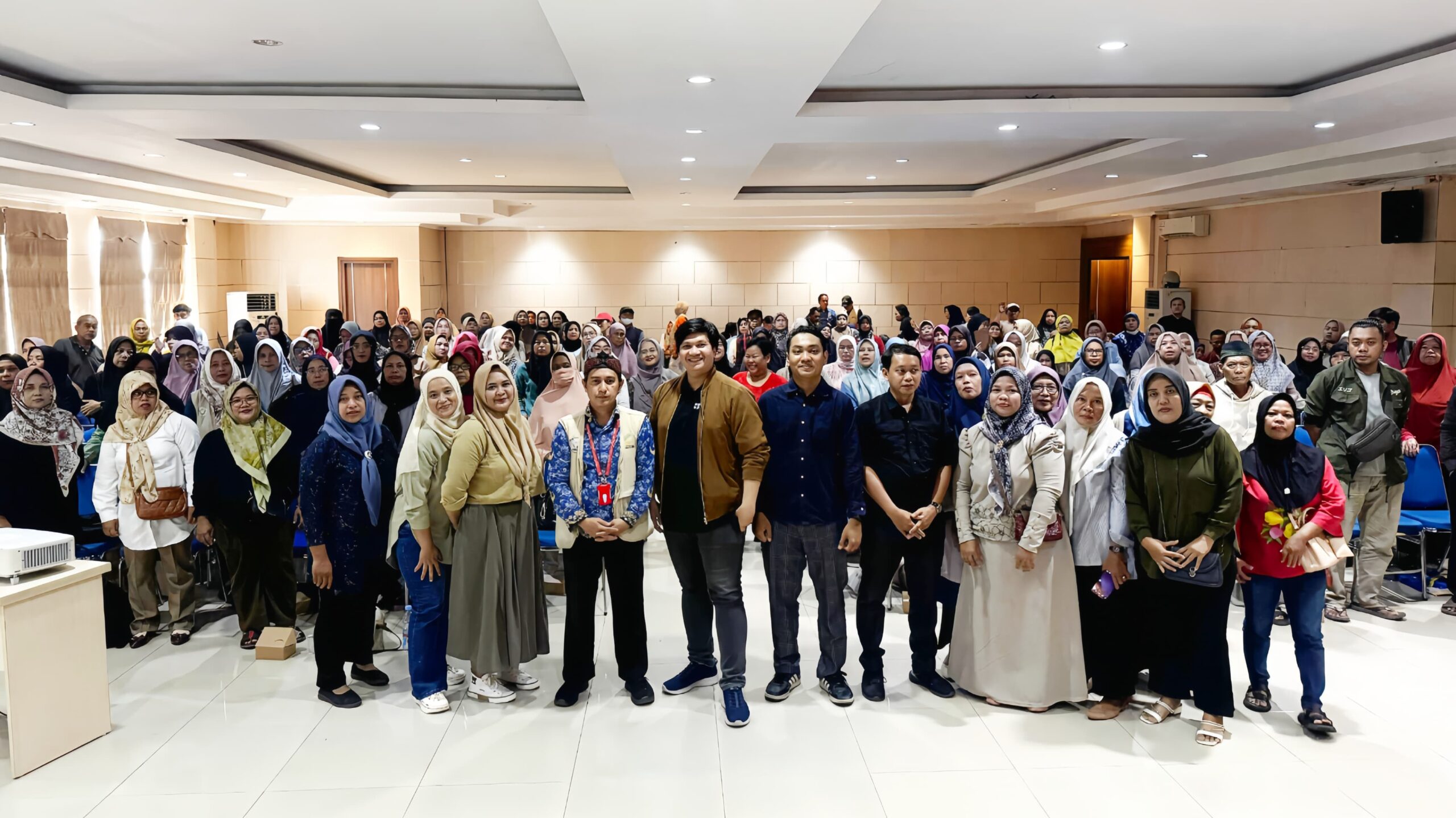 Dinas Sosial Kota Tangerang Bersama Bahasabisnis & Hub UMKM PLN UID Banten Gelar Pelatihan Hub Kolaborasi untuk 200 Penerima Manfaat Bantuan Usaha Ekonomi Produktif 2025