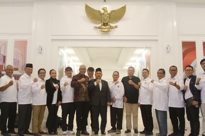 Pengurus PWI Pusat bersama Menteri Perencanaan Pembangunan Nasional/Kepala Bappenas, Rahmat Pambudy. Foto:humaspwi/MON