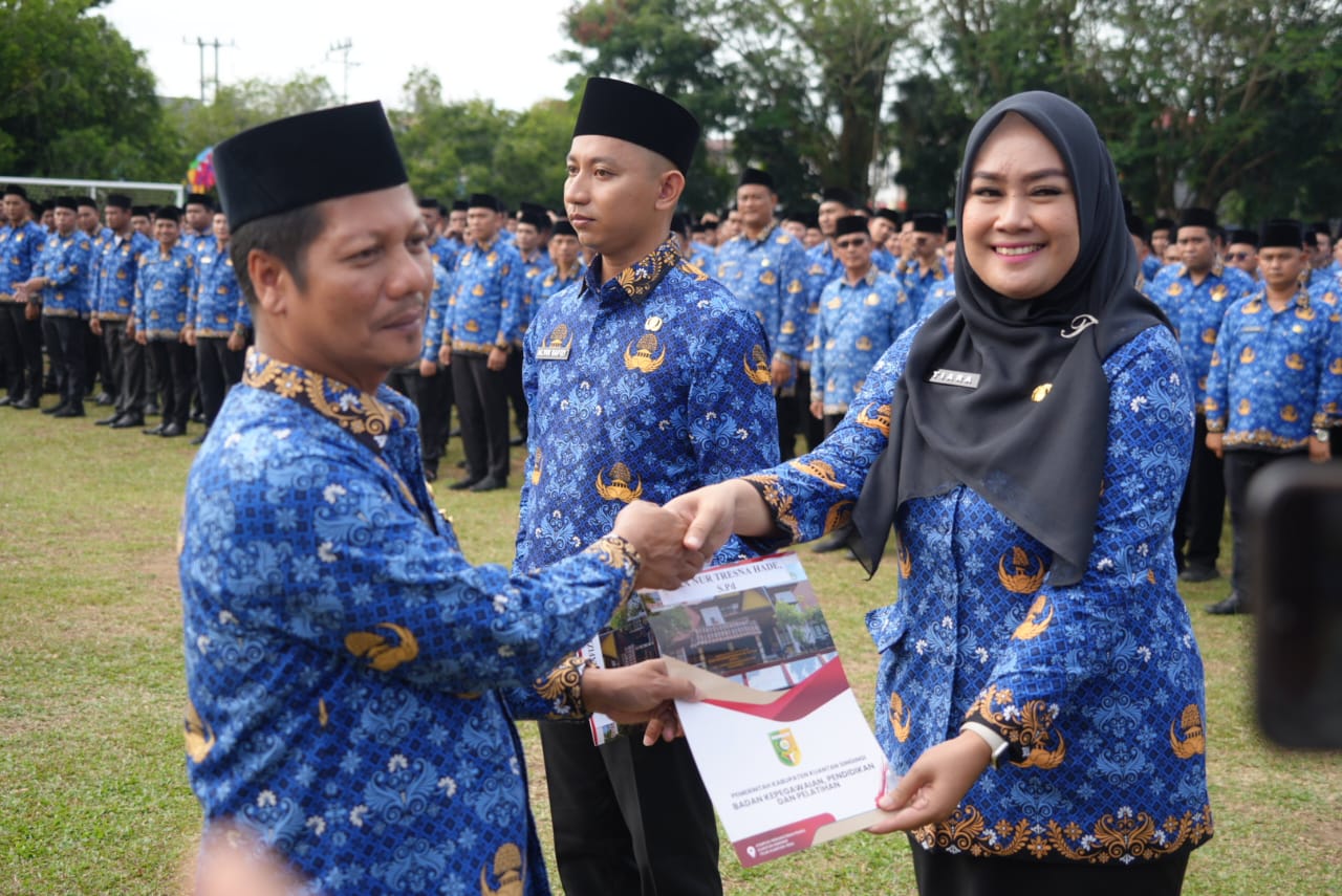 Wakil Bupati Kuansing, H Muklisin Peringatan Hari Guru ke-80, KORPRI ke-54 Dan 2.169 Orang PPPK Tahap I dan Tahap II Dilantik