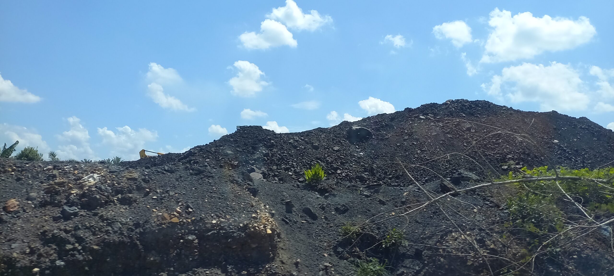 Sopir Langsir Batu Bara Keluhkan Rendahnya Upah Angkut  PT QIN