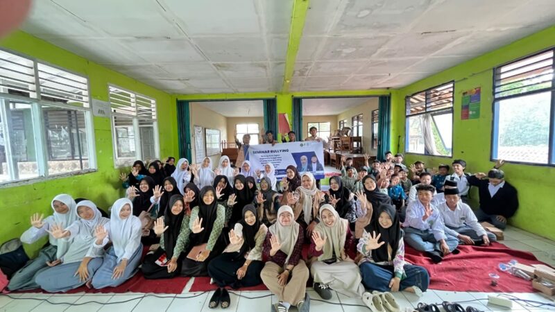 Poto bersama para peserta seminar bullying.