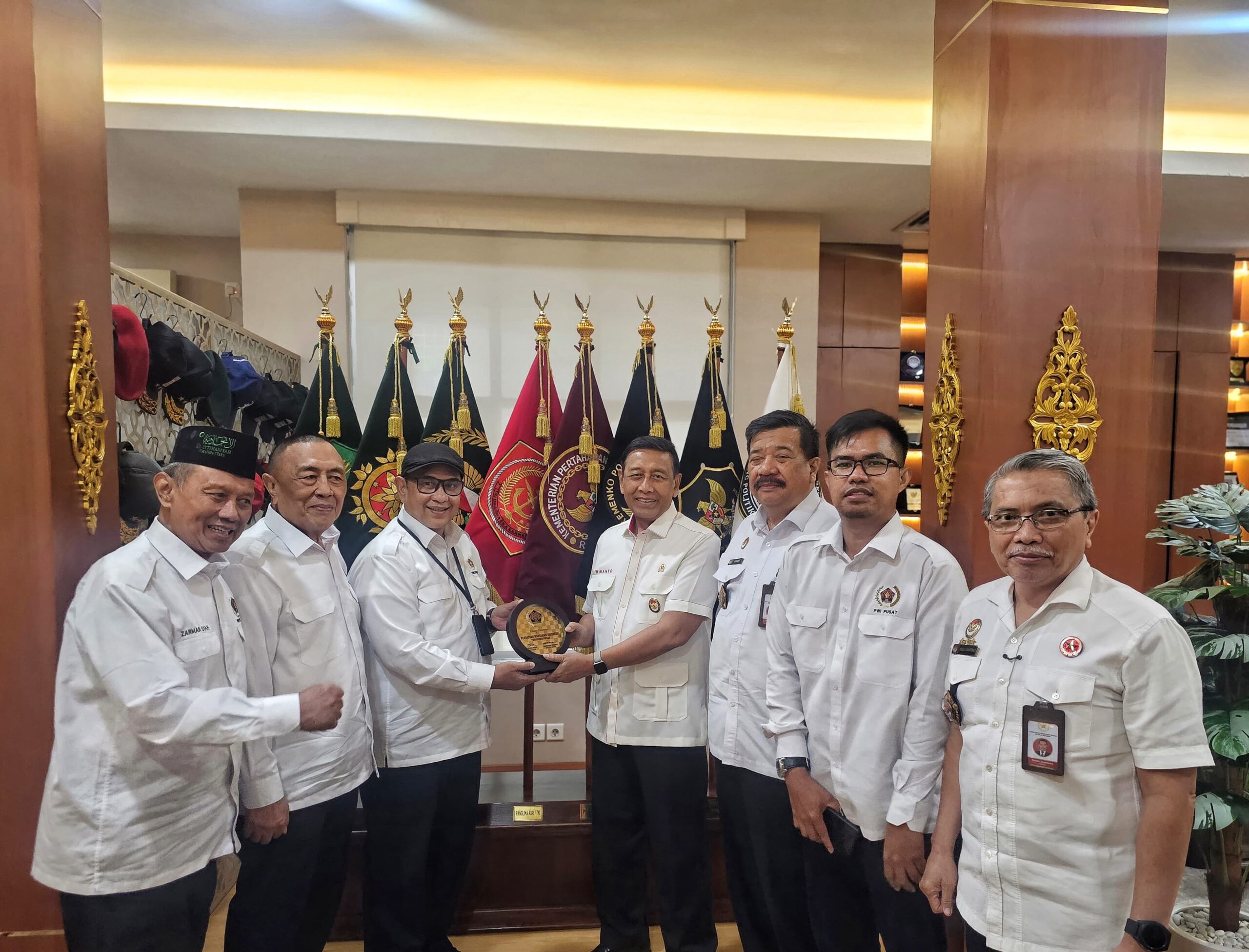 Wiranto Minta PWI Perkuat Peran Pers sebagai Penghubung Pemerintah dan Publik