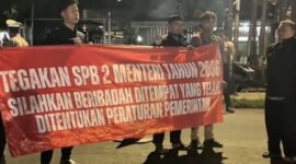 sejumlah pihak yang mengatasnamakan organisasi dan kelompok masyarakat, yang memprotes pelaksanaan kegiatan kebaktian umat Nasrani di Ballroom Sudirman pada Januari 2026.  Foto.dok.ist/mon