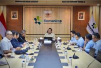 Menteri Koporeasi Ferry Juliantono bersama Ketum JMSI. Foto: MON