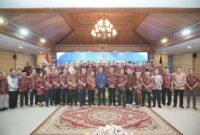 Pengurus Persatuan Wartawan Indonesia (PWI) Daerah Istimewa Yogyakarta masa bakti 2025–2030 resmi dilantik di Kompleks Kepatihan, Kantor Gubernur DIY, Kamis (22/1/2026), disaksikan langsung oleh Gubernur DIY Sri Sultan Hamengku Buwono X. Pelantikan ini menegaskan komitmen PWI DIY dalam menjaga etika pers, profesionalisme, dan tanggung jawab jurnalistik di era digital.