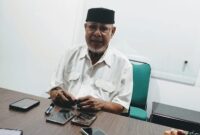 Musisi senior Indonesia, Enteng Tanamal, saat menyampaikan pandangannya terkait pengelolaan royalti musik dan kewenangan LMKN dalam pernyataannya di kantor KCI, Ciputat, Jakarta Selatan, Selasa (27/1).