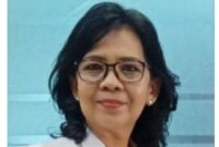 Dr. Agustina Konginan, Sp.KJ, Ketua Perhimpunan Dokter Spesialis Jiwa, saat menjadi narasumber dialog interaktif di Radio Suara Surabaya, membahas fenomena gunung es gangguan jiwa serta pentingnya deteksi dini kesehatan mental, Rabu (28/1/2026).