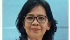 Dr. Agustina Konginan, Sp.KJ, Ketua Perhimpunan Dokter Spesialis Jiwa, saat menjadi narasumber dialog interaktif di Radio Suara Surabaya, membahas fenomena gunung es gangguan jiwa serta pentingnya deteksi dini kesehatan mental, Rabu (28/1/2026).