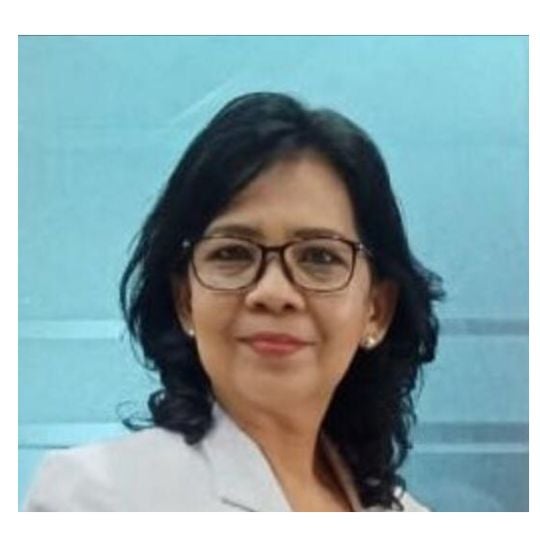 Dr. Agustina Konginan, Sp.KJ, Ketua Perhimpunan Dokter Spesialis Jiwa, saat menjadi narasumber dialog interaktif di Radio Suara Surabaya, membahas fenomena gunung es gangguan jiwa serta pentingnya deteksi dini kesehatan mental, Rabu (28/1/2026).