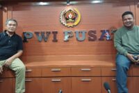 Direktur PWI Peduli Pusat, Yoyok Adjar, didampingi Wakil Direktur PWI Peduli Pusat, Samsir Hamajen, di Kantor PWI Pusat, Gedung Dewan Pers, Jakarta, Rabu (4/2/2026).