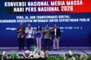Menkomdigi bersama tokoh pers nasional berfoto usai pembukaan Konvensi Nasional Media Massa HPN 2026 di Hotel Aston Serang, Banten, Minggu (8/2/2026).